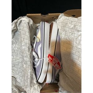NWT Lavender Vans Mules Sneakers Women’s US size 10.5/Men’s 9